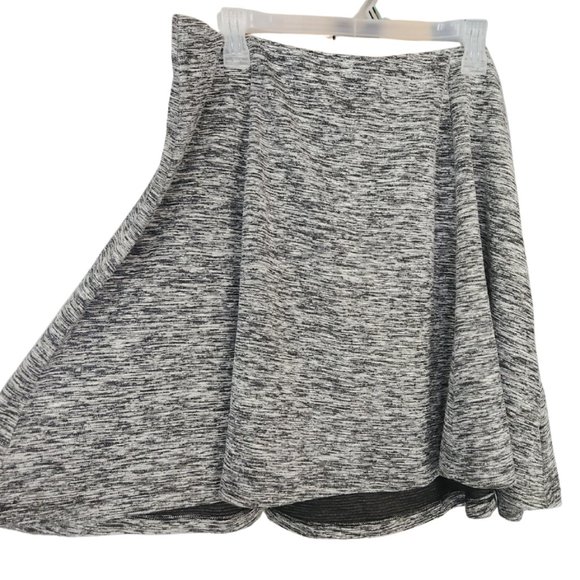 Torrid Plus Size Grey Skirt Size 2 - Picture 2 of 4